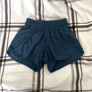 lululemon bermuda teal tracker shorts size 2
